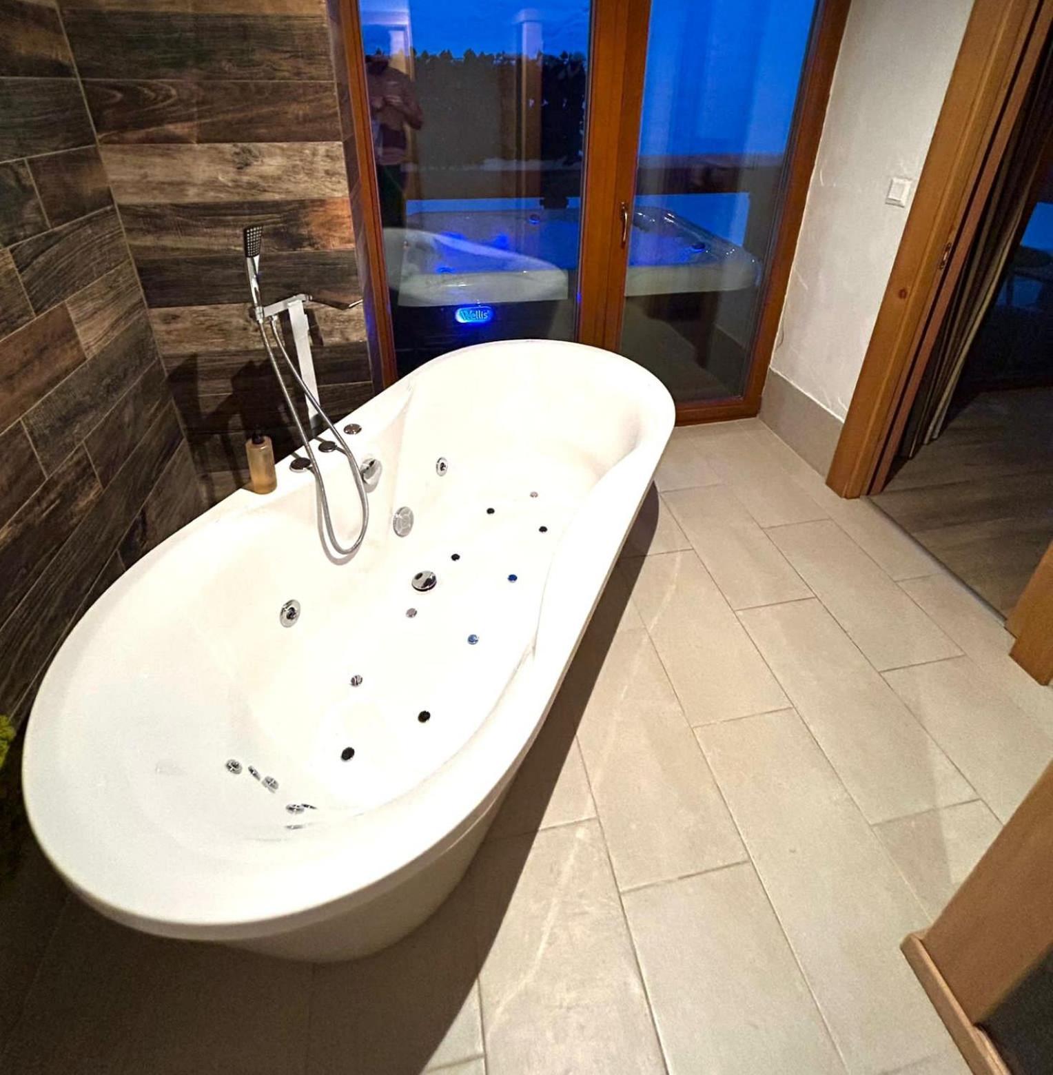 Chalet Jasna Wellness Apartment Saskia Jacuzzi & Sauna Demanovska Dolina Exterior photo