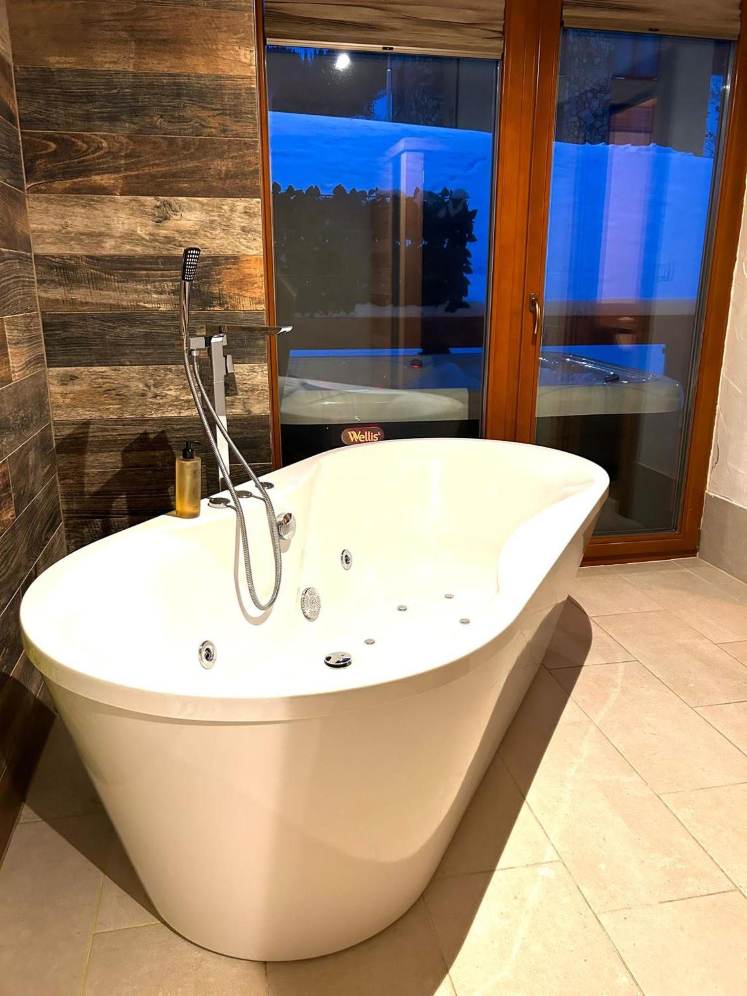 Chalet Jasna Wellness Apartment Saskia Jacuzzi & Sauna Demanovska Dolina Exterior photo